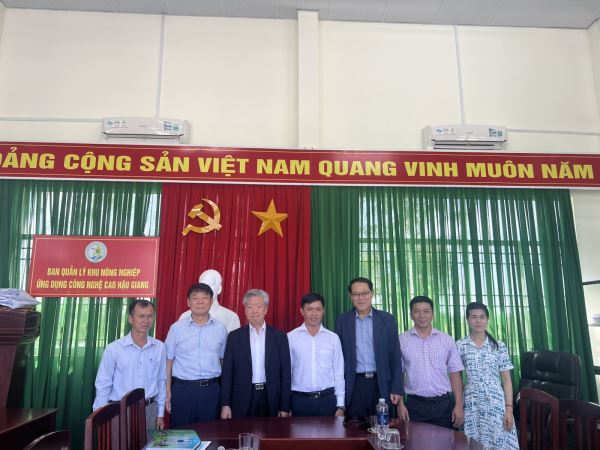 Vì Nông làm việc BQL khu NNUDCNC và phái đoàn Hàn Quốc