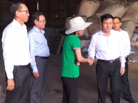 LÃNH ĐẠO TỈNH HẬU GIANG THĂM VÀ CHÚC TẾT NHÀ MÁY SẢN XUẤT HỮU CƠ VÌ NÔNG